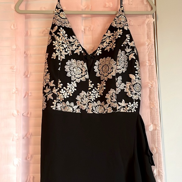 Prom dress - Picture 1 of 4